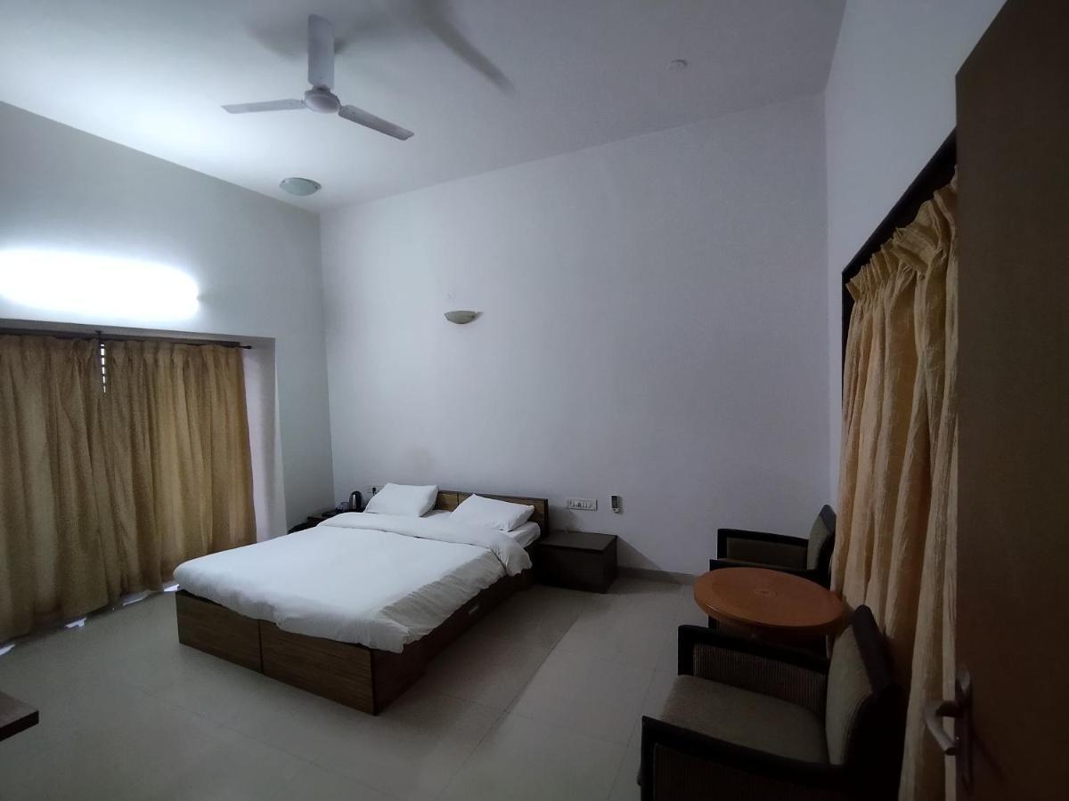 Savana Lake Resort Nashik Bagian luar foto