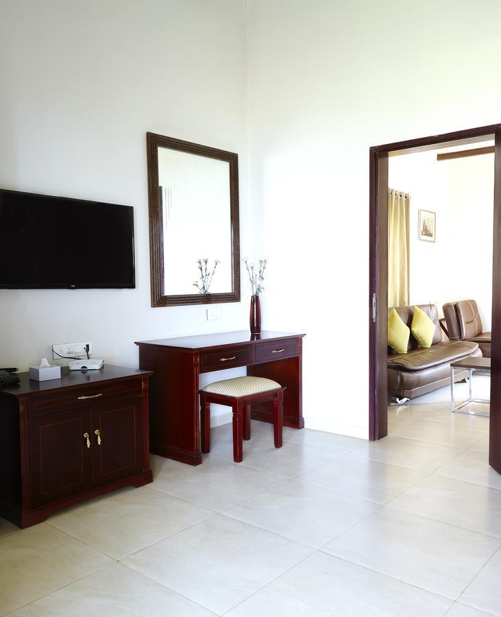 Savana Lake Resort Nashik Bagian luar foto