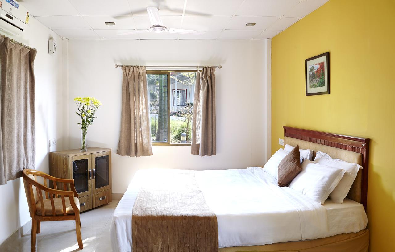 Savana Lake Resort Nashik Bagian luar foto