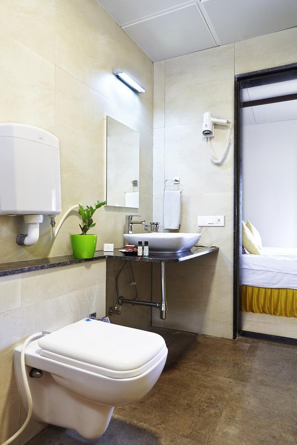 Savana Lake Resort Nashik Bagian luar foto