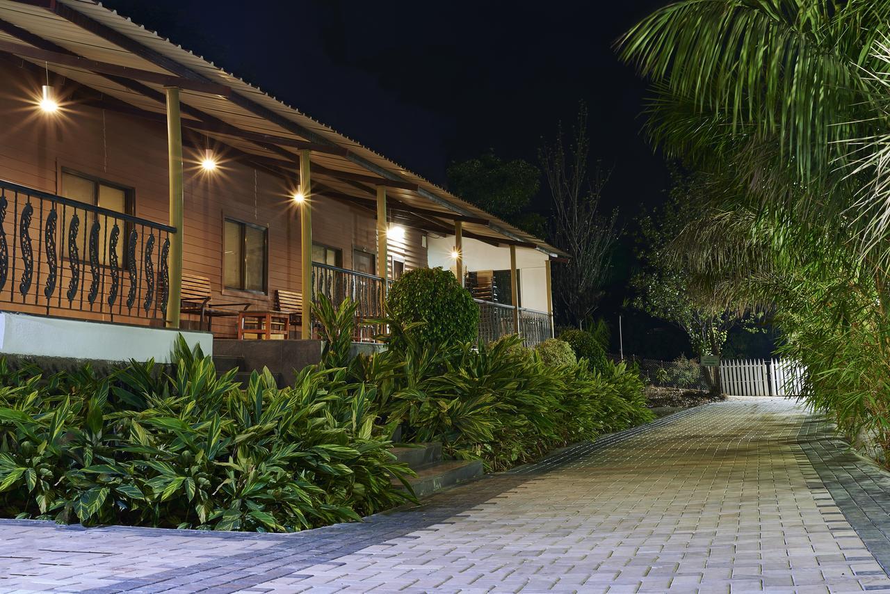 Savana Lake Resort Nashik Bagian luar foto