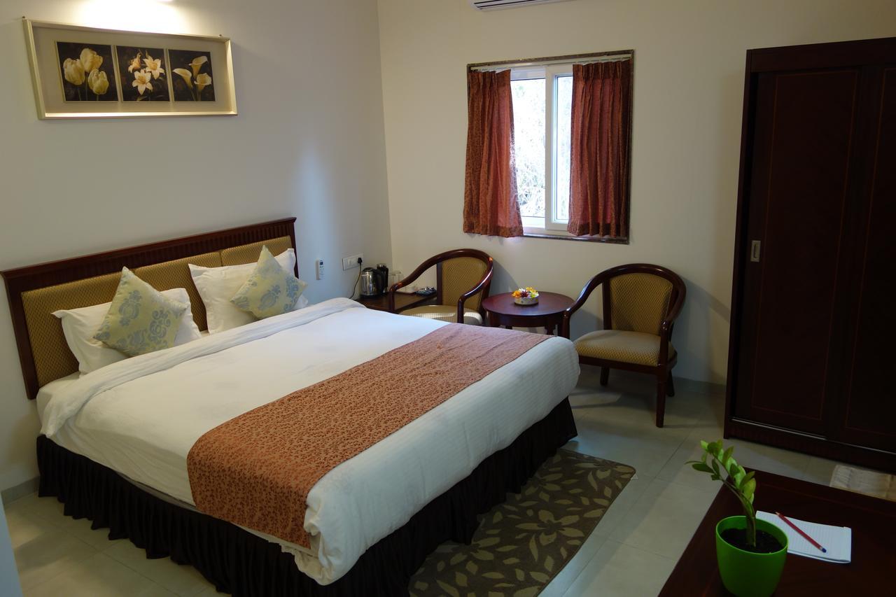Savana Lake Resort Nashik Bagian luar foto